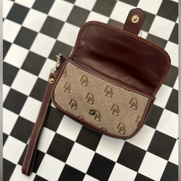 DOONEY AND BOURKE BROWN MONOGRAM LOGO WRISTLET WALLET POUCH - Picture 7 of 12